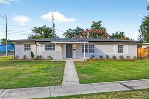 5437 Attleboro St in Jacksonville, FL - Building Photo