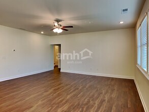 788 Carnaby Ln in Dacula, GA - Foto de edificio - Building Photo