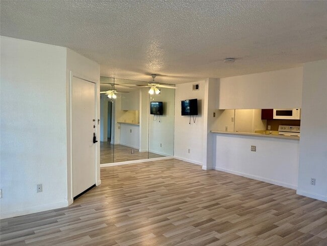 12480 Abrams Rd, Unit 2805 in Dallas, TX - Foto de edificio - Building Photo