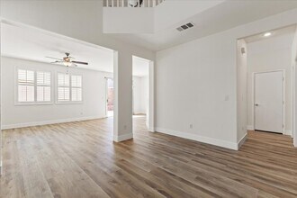 5941 Silver Trace Ct in Henderson, NV - Building Photo - Building Photo