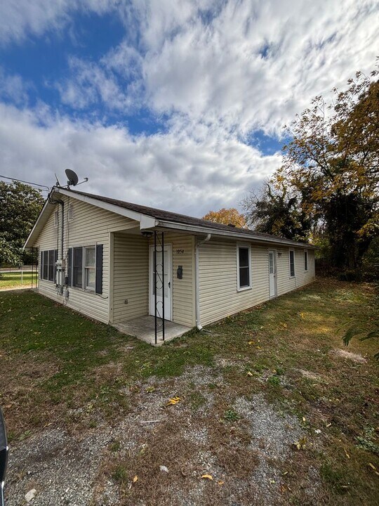 1052 Forest Park Blvd NW in Roanoke, VA - Building Photo