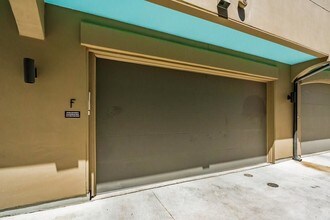 206 E Live Oak St in Austin, TX - Building Photo - Building Photo