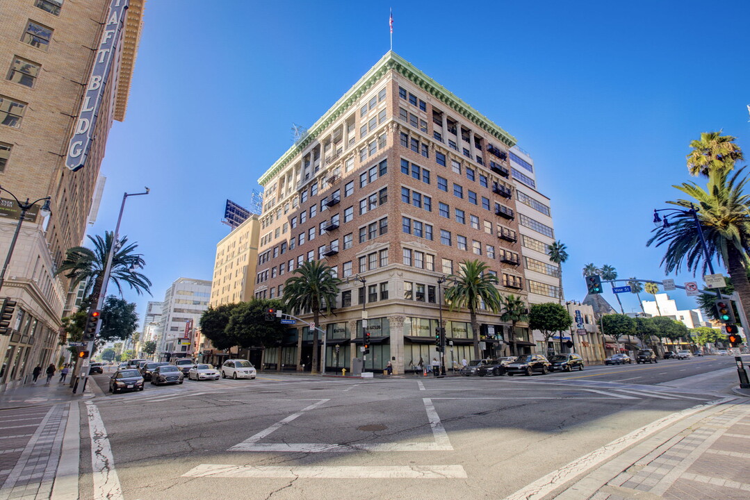 1645 Vine St, Unit 907 in Los Angeles, CA - Building Photo