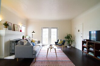 3013 Somerset Dr in Los Angeles, CA - Building Photo - Building Photo