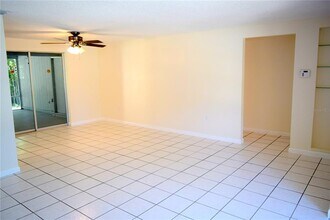 1639 Manor Rd in Englewood, FL - Building Photo - Building Photo