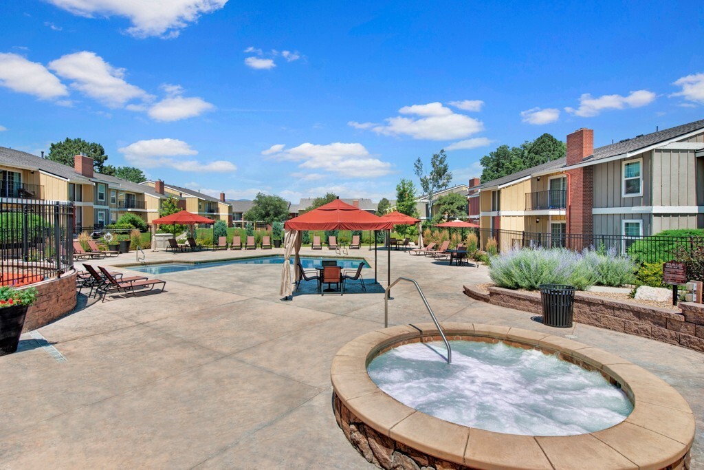 Canyon Ranch Apartments in Colorado Springs, CO - Foto de edificio