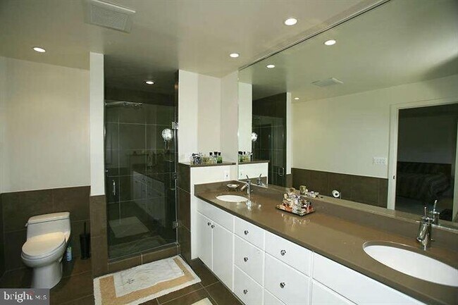7913 Charleston Ct in Bethesda, MD - Building Photo - Building Photo