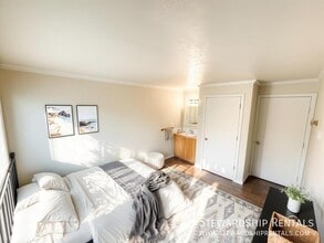 1827 Harris St in Eugene, OR - Building Photo - Building Photo