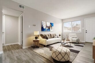 Coves at Columbus on Karl in Columbus, OH - Building Photo - Building Photo