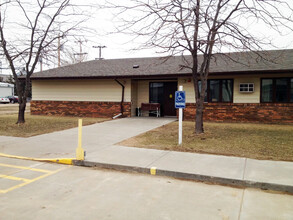 Gateway I & II in Kadoka, SD - Foto de edificio - Building Photo