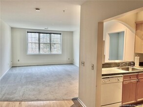 2590 Gold Star Hwy in Groton, CT - Building Photo - Building Photo