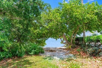 211 Sunrise Ave in Lantana, FL - Building Photo - Building Photo