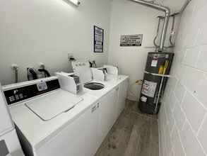 420 Windsor Rd in Glendale, CA - Building Photo - Building Photo