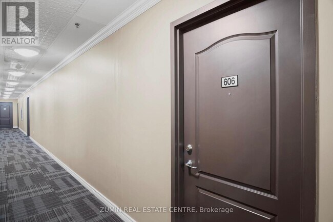 1419 Costigan Rd in Milton, ON - Building Photo - Building Photo