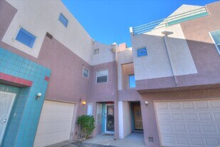 5151 Glenwood Pointe Ln NE in Albuquerque, NM - Building Photo