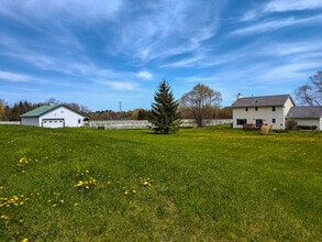 2322 Cedar Sauk Rd in Saukville, WI - Building Photo - Building Photo