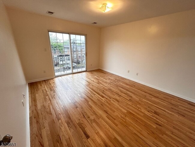 498 Avon Ave in Newark, NJ - Building Photo - Building Photo
