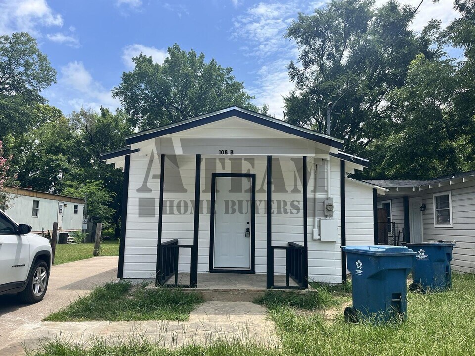 108 Tillison St in Athens, TX - Building Photo