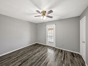 2430 N Brophy Cir in Fayetteville, AR - Building Photo - Building Photo