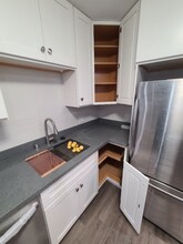 5026 Auburn Dr in San Diego, CA - Foto de edificio - Building Photo