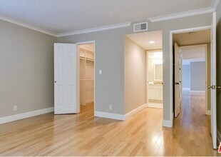 11337 Nebraska Ave, Unit 105 in Los Angeles, CA - Building Photo - Building Photo