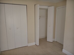 2814 Saginaw Ave in West Palm Beach, FL - Foto de edificio - Building Photo