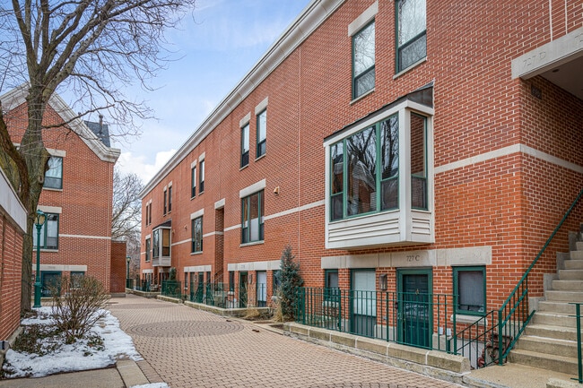 property at 727 S Ashland Ave