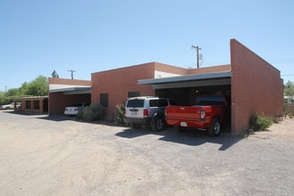 1529 N Bryant Ave in Tucson, AZ - Foto de edificio - Building Photo