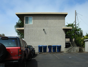 Crown Hill Apartments in Seattle, WA - Building Photo - Building Photo