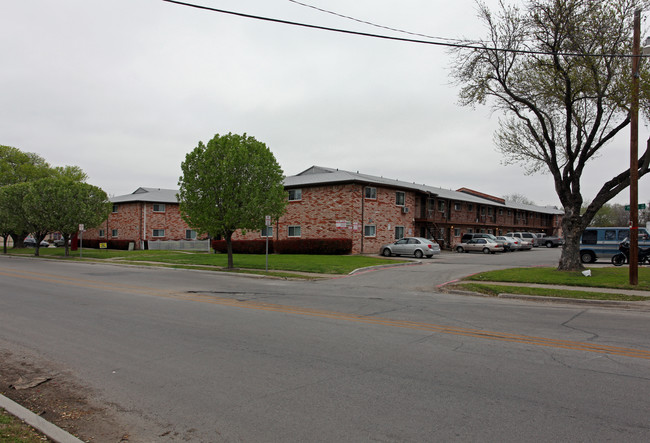 The Texan in Irving, TX - Building Photo - Building Photo