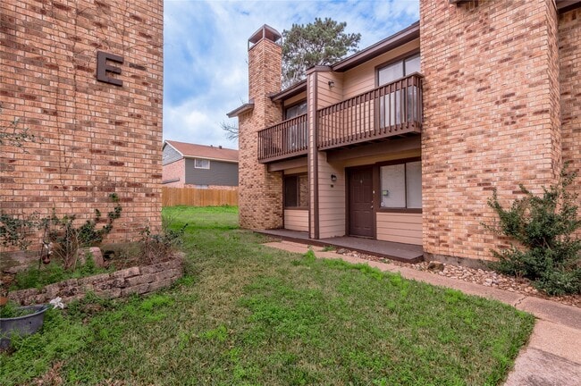 2521 Crosstimbers Dr in Huntsville, TX - Building Photo - Building Photo