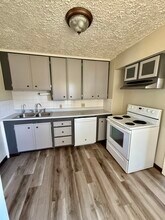 14119 E 8th Ave in Spokane Valley, WA - Foto de edificio - Building Photo