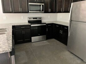 805 Lynes St in Clarksville, TN - Building Photo