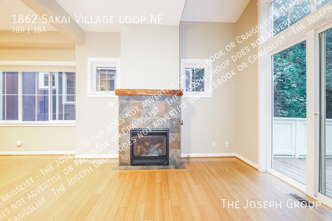 1862 Sakai Village Loop in Bainbridge Island, WA - Building Photo - Building Photo