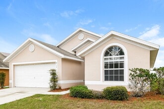 417 Halstead Dr in Davenport, FL - Foto de edificio - Building Photo