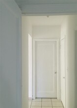 631 SW 11th St, Unit 1 in Miami, FL - Foto de edificio - Building Photo