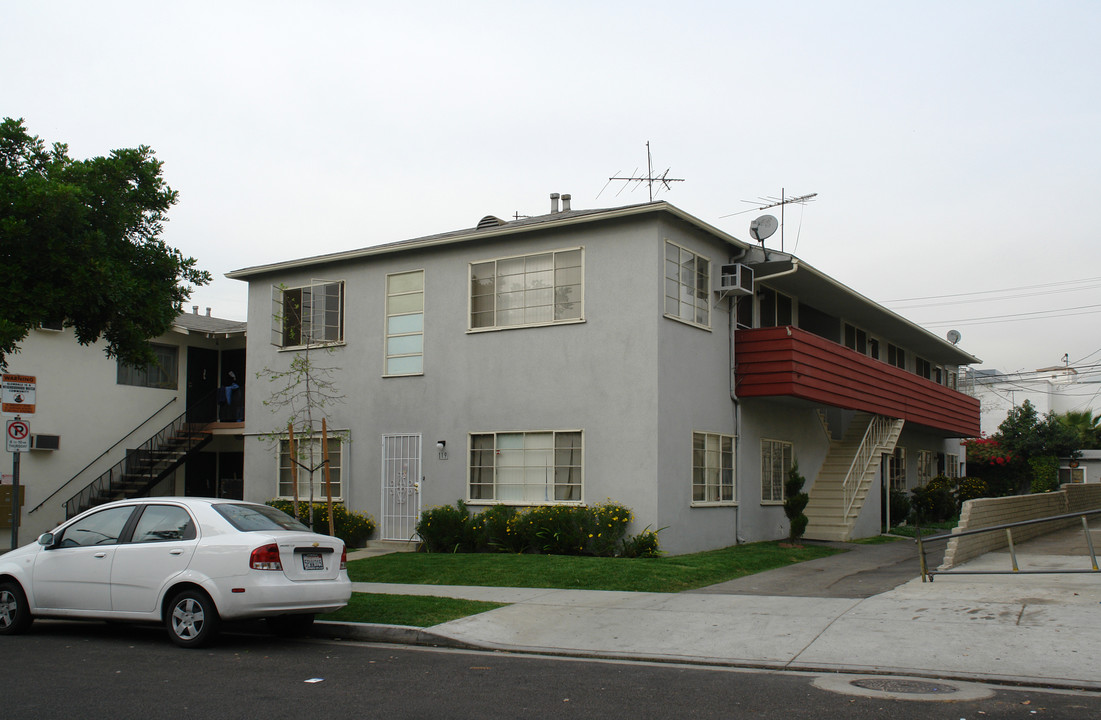 119 E Chestnut St in Glendale, CA - Building Photo