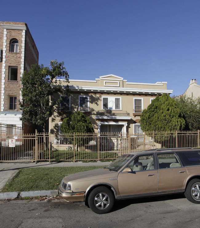 147-153 S Catalina St in Los Angeles, CA - Building Photo - Building Photo