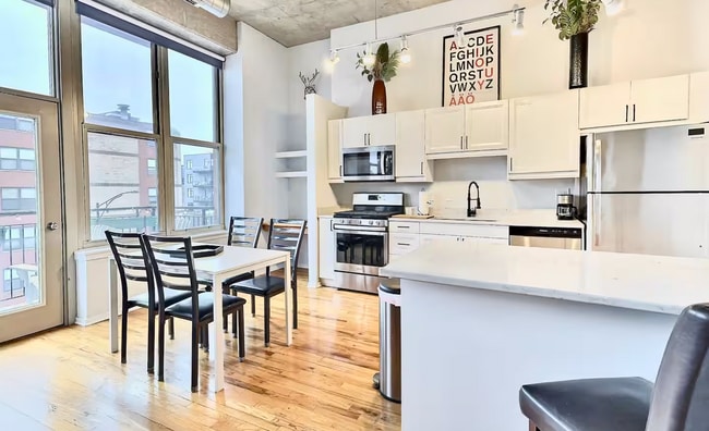 property at 6 S Laflin St