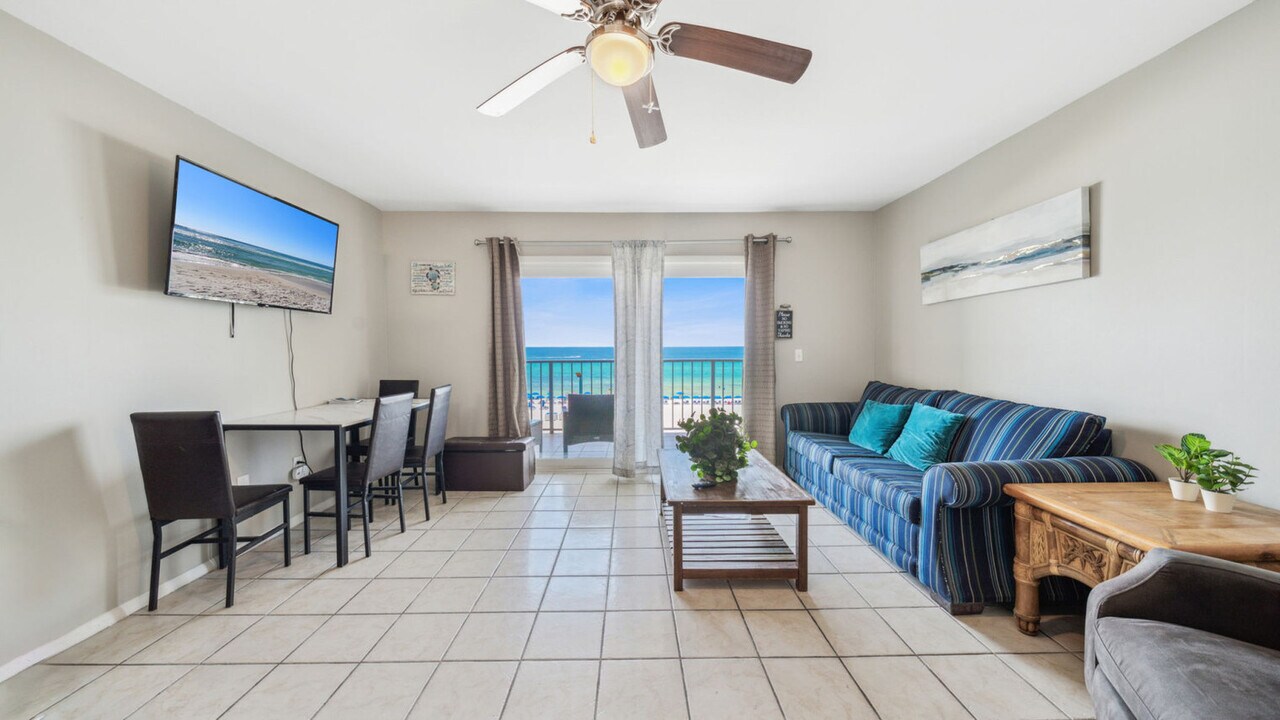 8743 Thomas Dr in Panama City Beach, FL - Building Photo