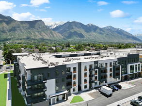 The Devon at University Place in Orem, UT - Foto de edificio - Building Photo