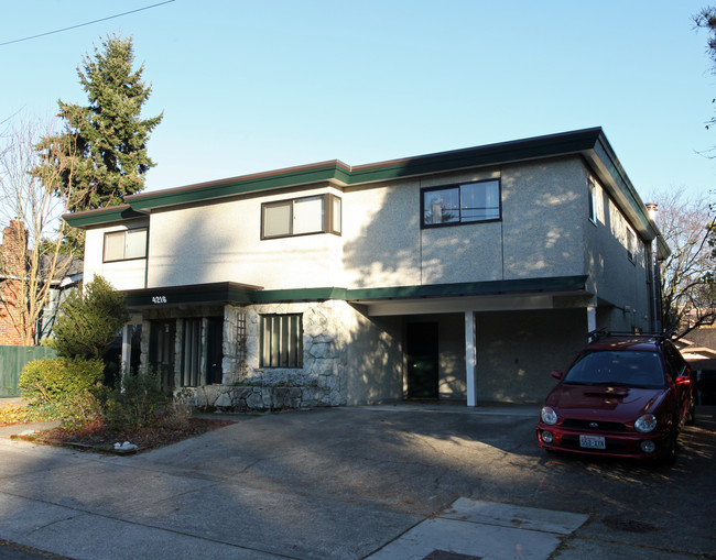 4216 Woodland Park Ave N in Seattle, WA - Building Photo - Building Photo