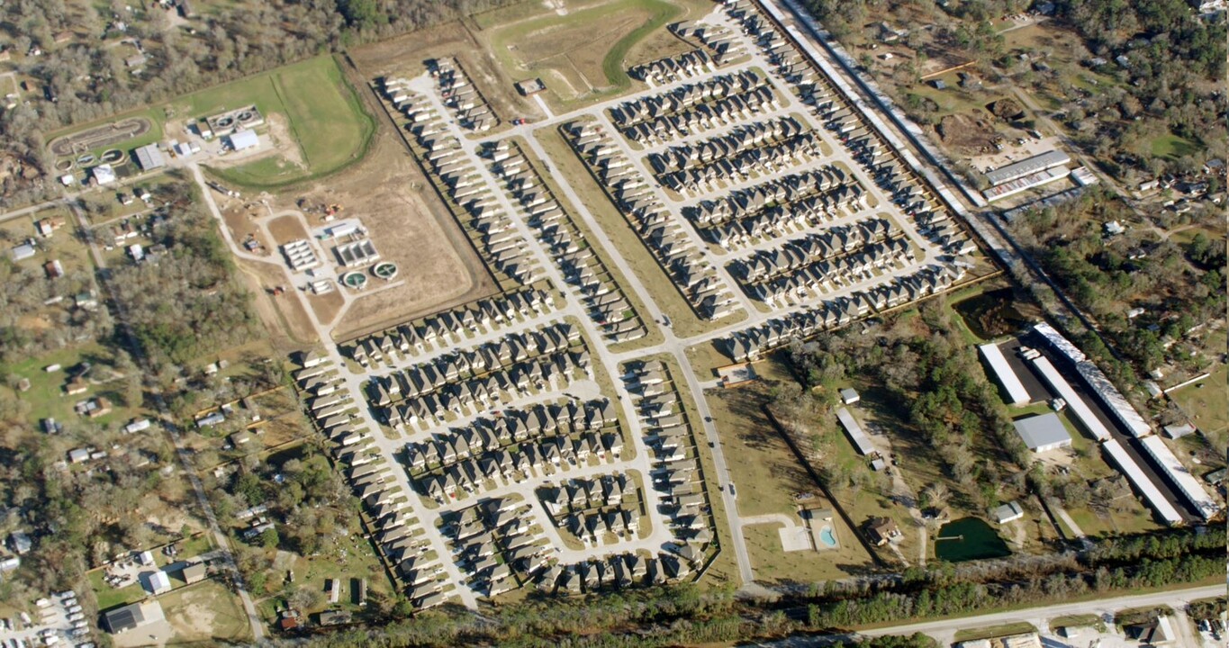 Brooklyn Trails in Porter, TX - Building Photo