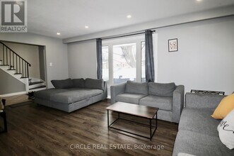 14 College Crescent in Barrie, ON - Building Photo - Building Photo