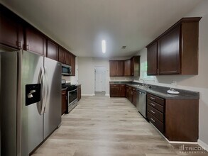 1999 Oakbluff Way SW in Austell, GA - Building Photo - Building Photo