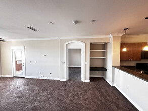 24585 Town Center Dr, Unit 4404 in Santa Clarita, CA - Building Photo - Building Photo