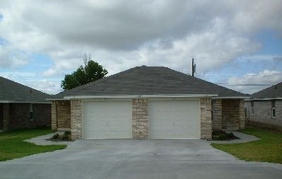 property at 940 Ramblewood St