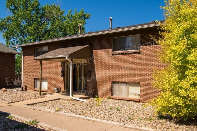 927 James Ct in Fort Collins, CO - Building Photo - Building Photo