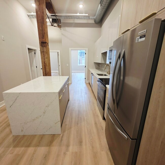 714 Chestnut St, Unit 2F in Philadelphia, PA - Foto de edificio - Building Photo