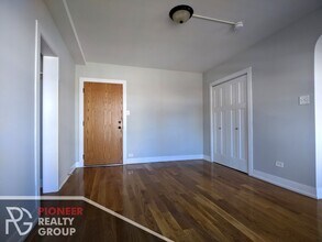 532 W Arlington Pl, Unit 1 in Chicago, IL - Building Photo - Building Photo